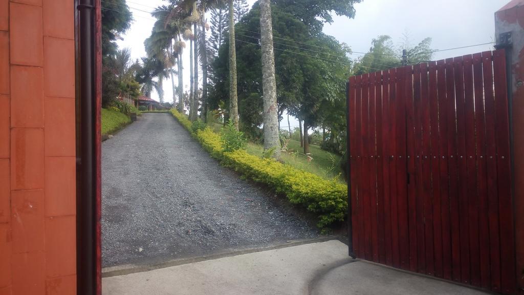 Hostal La Sultana Santa Rosa De Cabal Exteriör bild