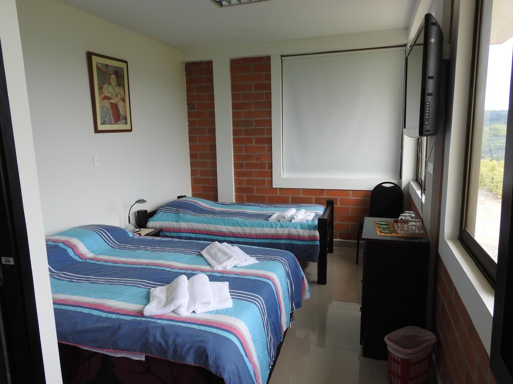Hostal La Sultana Santa Rosa De Cabal Exteriör bild