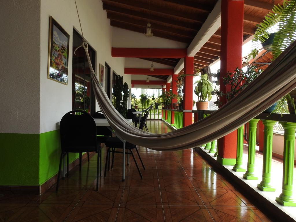 Hostal La Sultana Santa Rosa De Cabal Exteriör bild