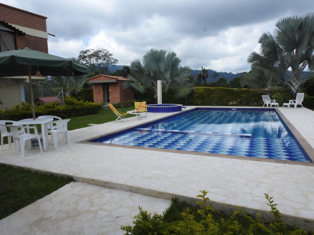 Hostal La Sultana Santa Rosa De Cabal Exteriör bild