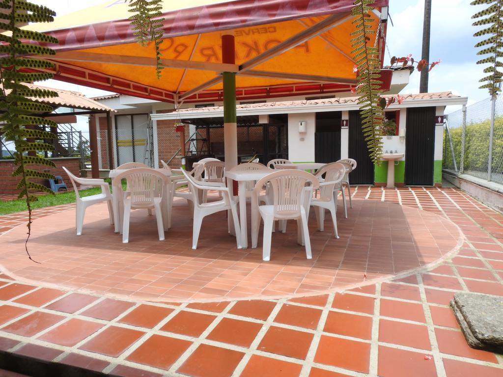Hostal La Sultana Santa Rosa De Cabal Exteriör bild
